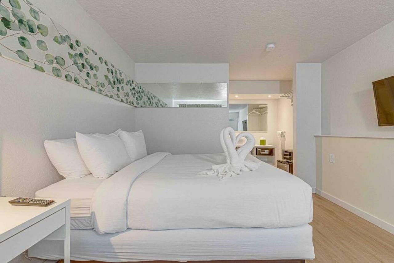 Travel Lodge By Wyndham 10 Min From Disney キシミー エクステリア 写真