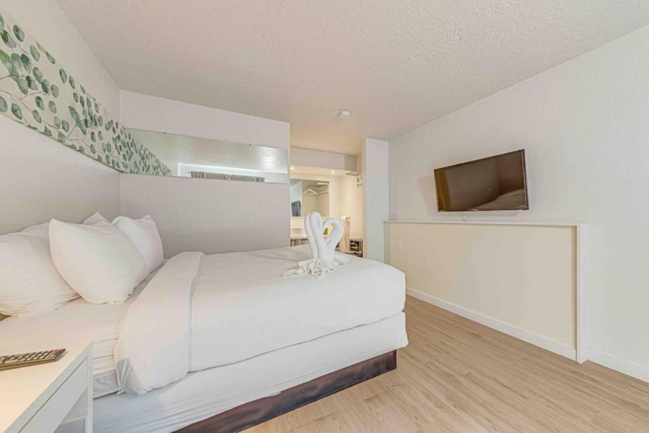 Travel Lodge By Wyndham 10 Min From Disney キシミー エクステリア 写真