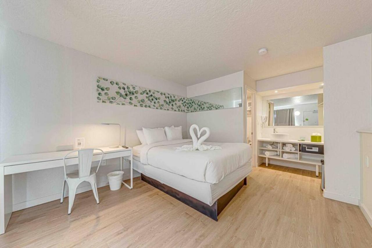 Travel Lodge By Wyndham 10 Min From Disney キシミー エクステリア 写真